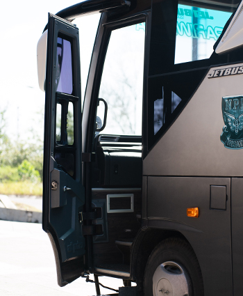 bus pariwisata pekanbaru